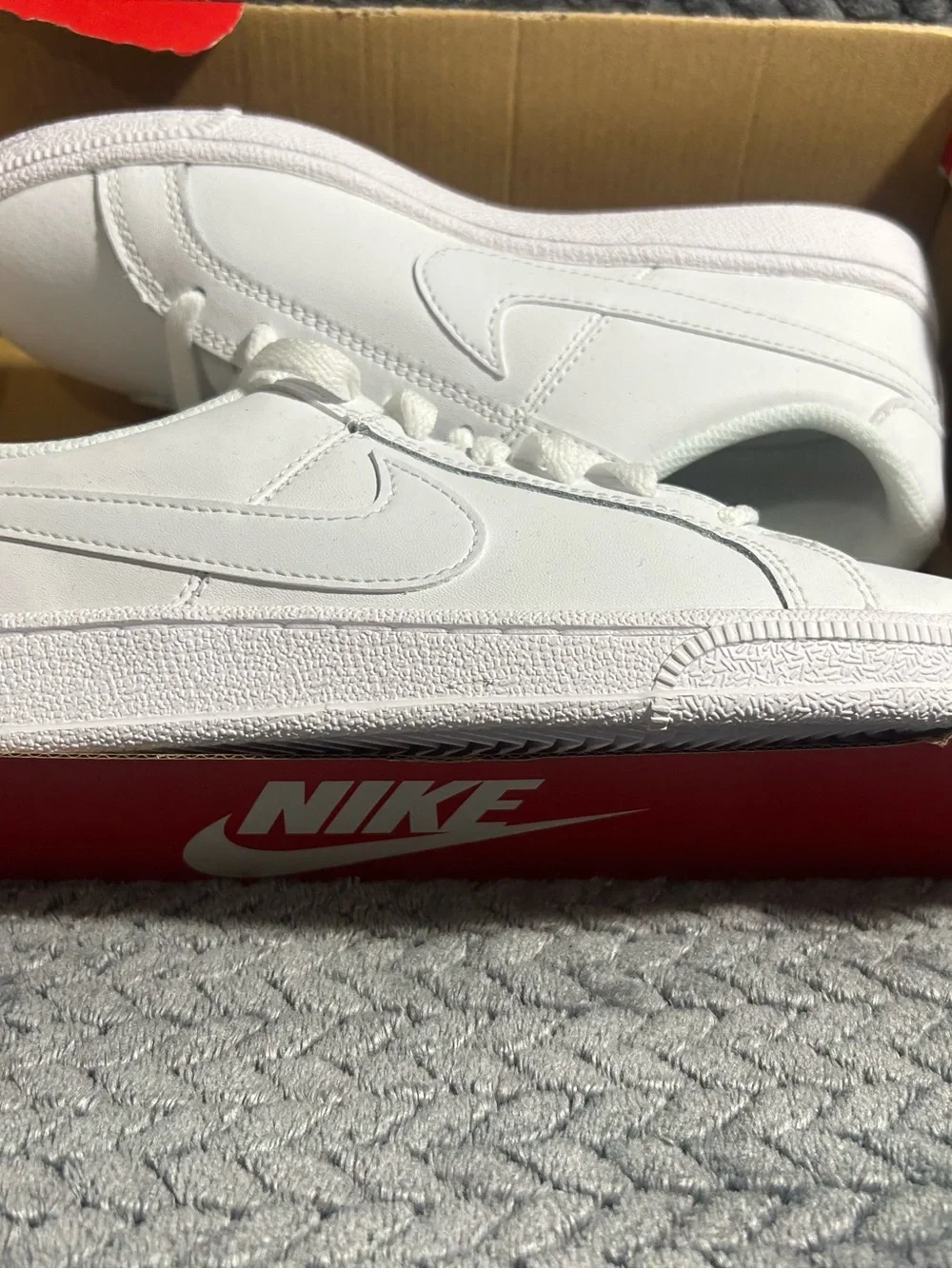 Nike Women’s White Low-Too Nike Court Royale